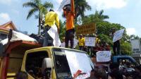 Buruh Angkut Sampah: PT MIG Perlakukan Kami Tidak Manusiawi